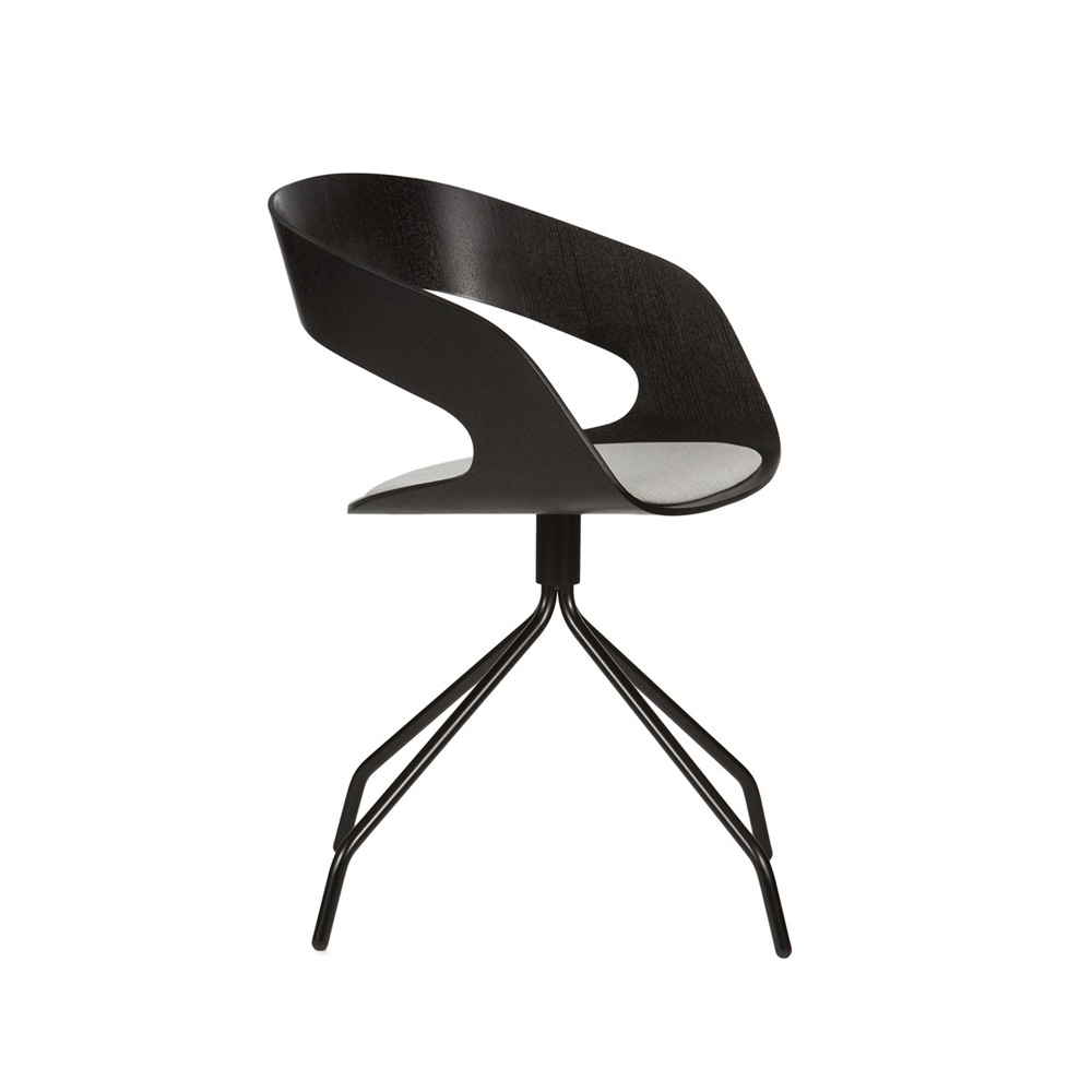 17_Ply_Collection_Chat_swivel_oak_stained_black_black_frame_upholstered_02 - Edella Plycollection Chat swivel istuin oak stained black / jalusta black istuinverhoiltu