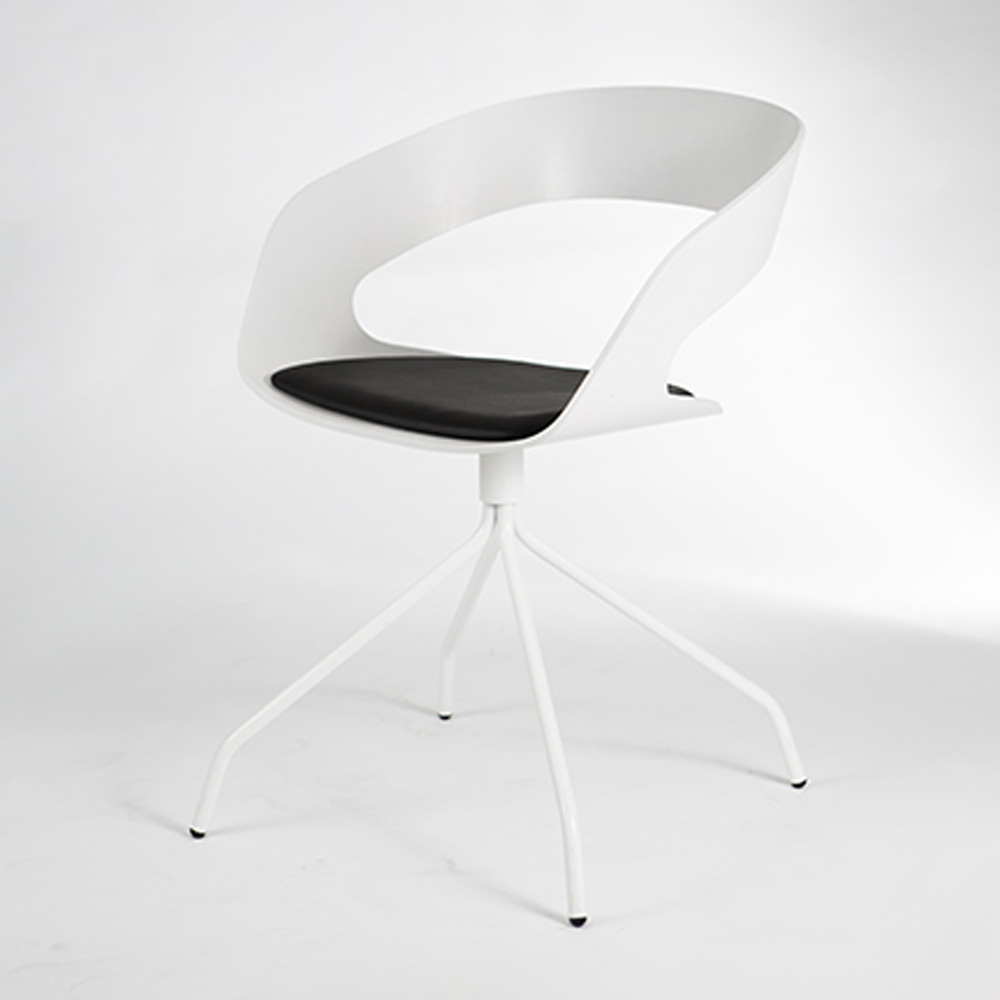 23_Ply_Collection_Chat_swivel_pigmented_lacquer_white_01 - Edella Plycollection Chat swivel istuin pigmenttilakka white / jalusta white istuinverhoiltu