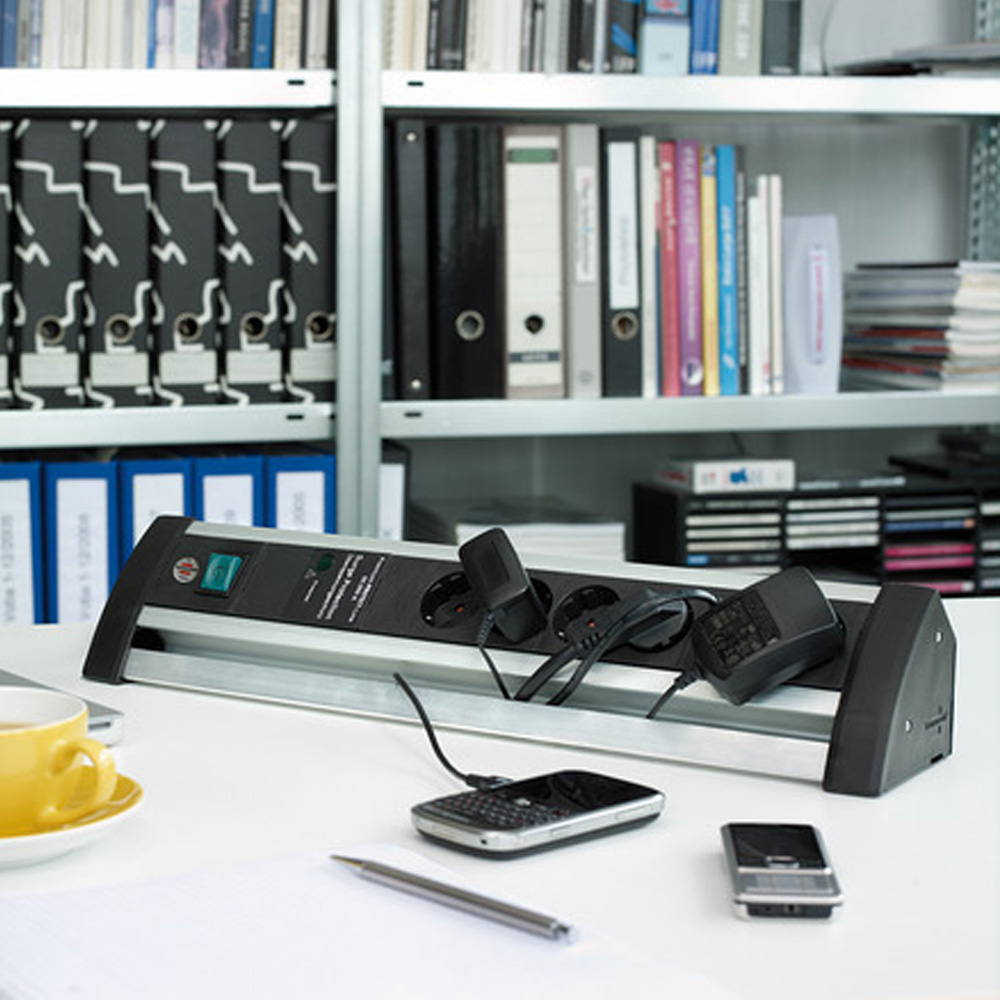 Brennenstuhl_Alu-Office-Line_60000A_extension_socket_jatkojohto_pistorasiat_työpöydälle_kuudella_pistokkeella_ylijännitesuojalla_02 - Edella Brennenstuhl Alu-Office-Line extension socket 6-way ylijännitesuojattu jatkojohto työpöydälle