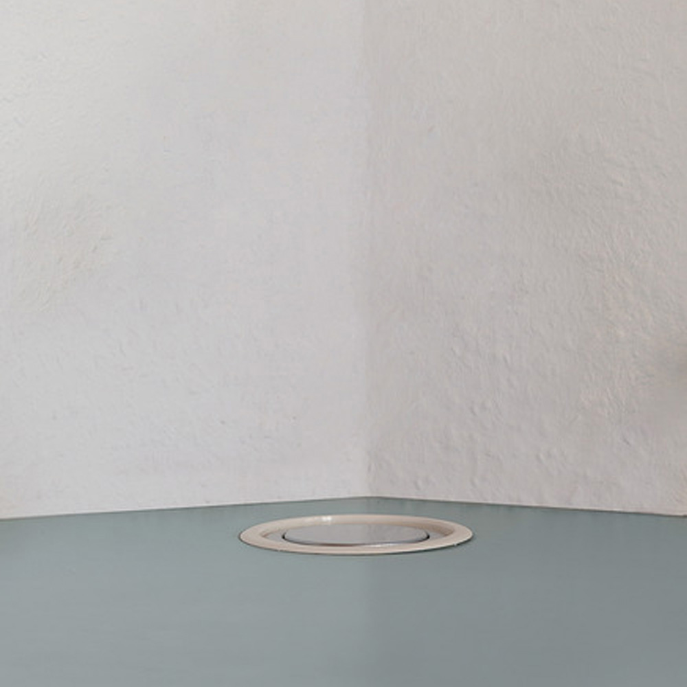 Brennenstuhl_Tower_Power_Table_Extension_Socket_3-way_Tornipistorasia_ylös_ponnahtava_pöydän_kanteen _upotettava_06 - Edella Brennenstuhl Tower Power Desktop Extension Socket tornipistorasia