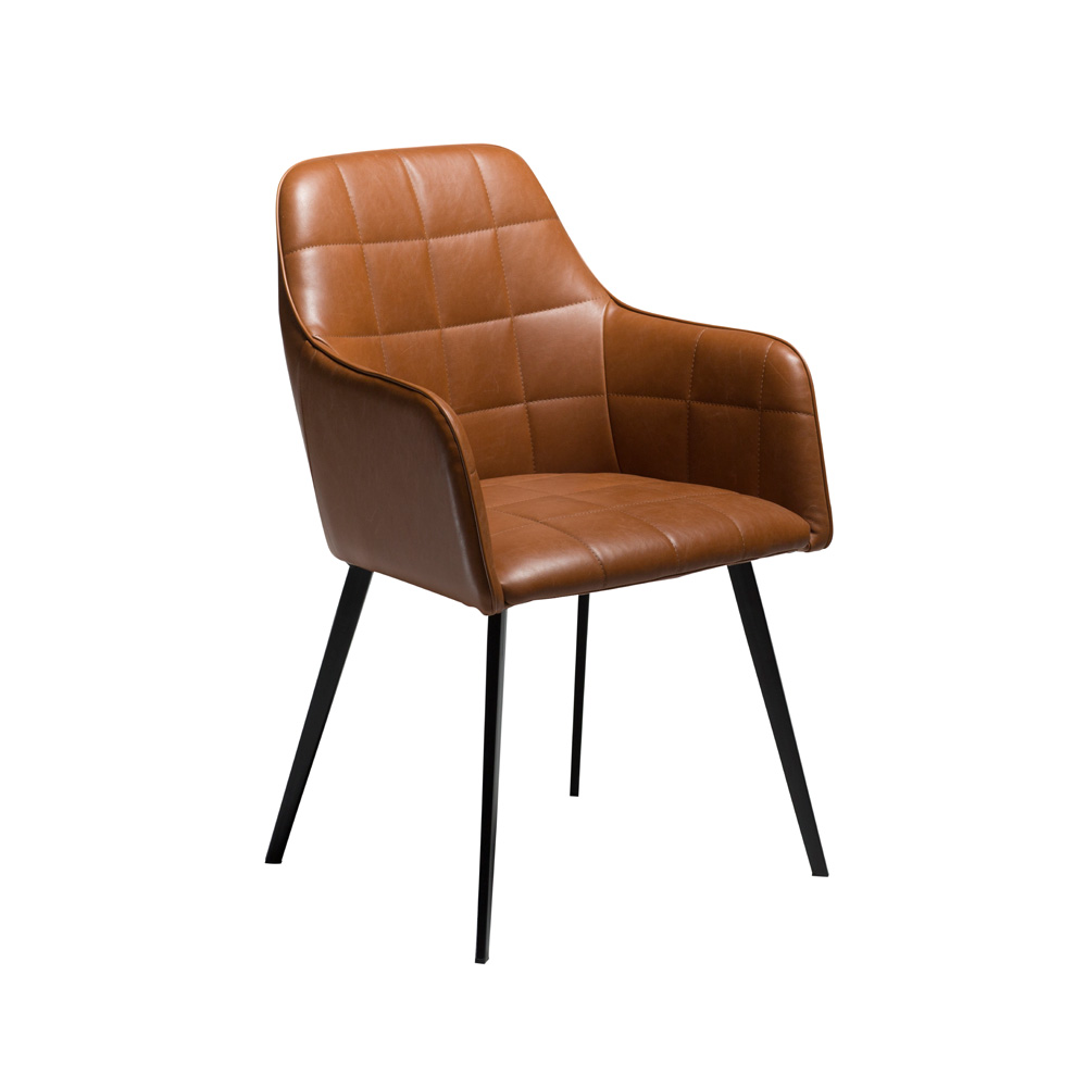 Danform_EMBRACE_CHAIR_RAVINTOLATUOLI_vintage_light_brown_art_leather_w_black_legs_01 - Edella Dan-Form Embrace Armchair tuoli keinonahka