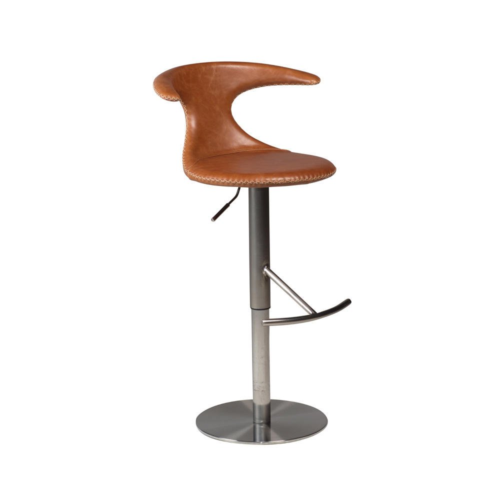 Danform_FLAIR_BAR_STOOL_baarituoli_light_brown_leather_w_brushed_steel_base_05 - Edella Dan-Form Flair Bar Stool baarituoli laippajalalla