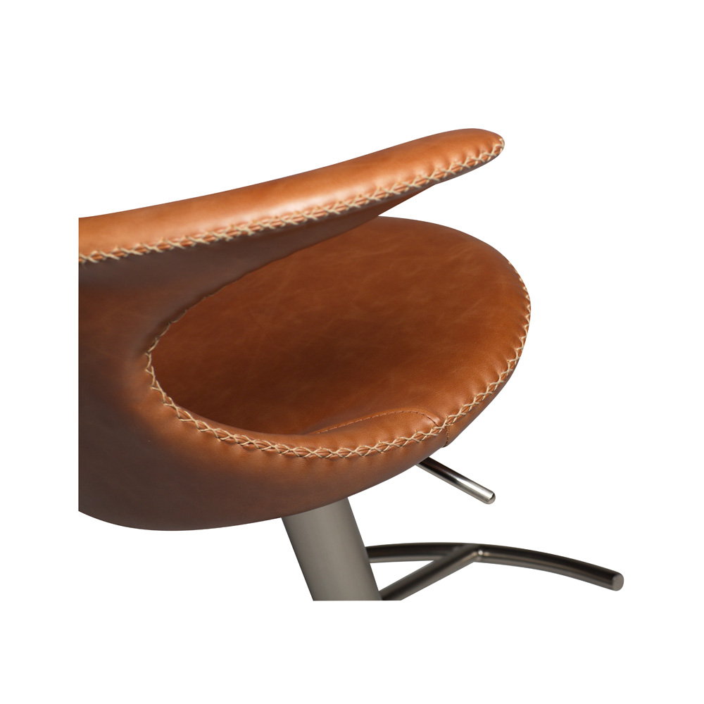 Danform_FLAIR_BAR_STOOL_baarituoli_light_brown_leather_w_brushed_steel_base_07 - Edella Dan-Form Flair Bar Stool baarituoli laippajalalla