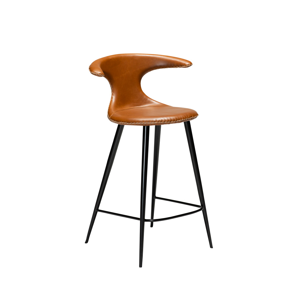 Danform_FLAIR_BAR_STOOL_baarituoli_matala_vintage_light_brown_art_leather_w_round_black_legs_01 - Edella Dan-Form Flair Counter Stool baarituoli matala