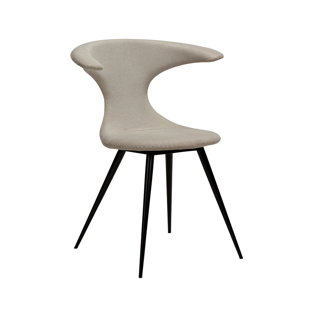 Danform_FLAIR_CHAIR_ravintolatuoli_kahvilatuoli_desert_sand_fabric_kangas_mustilla_metallijaloilla_01 - Edella Dan-Form Flair Chair tuoli kangas