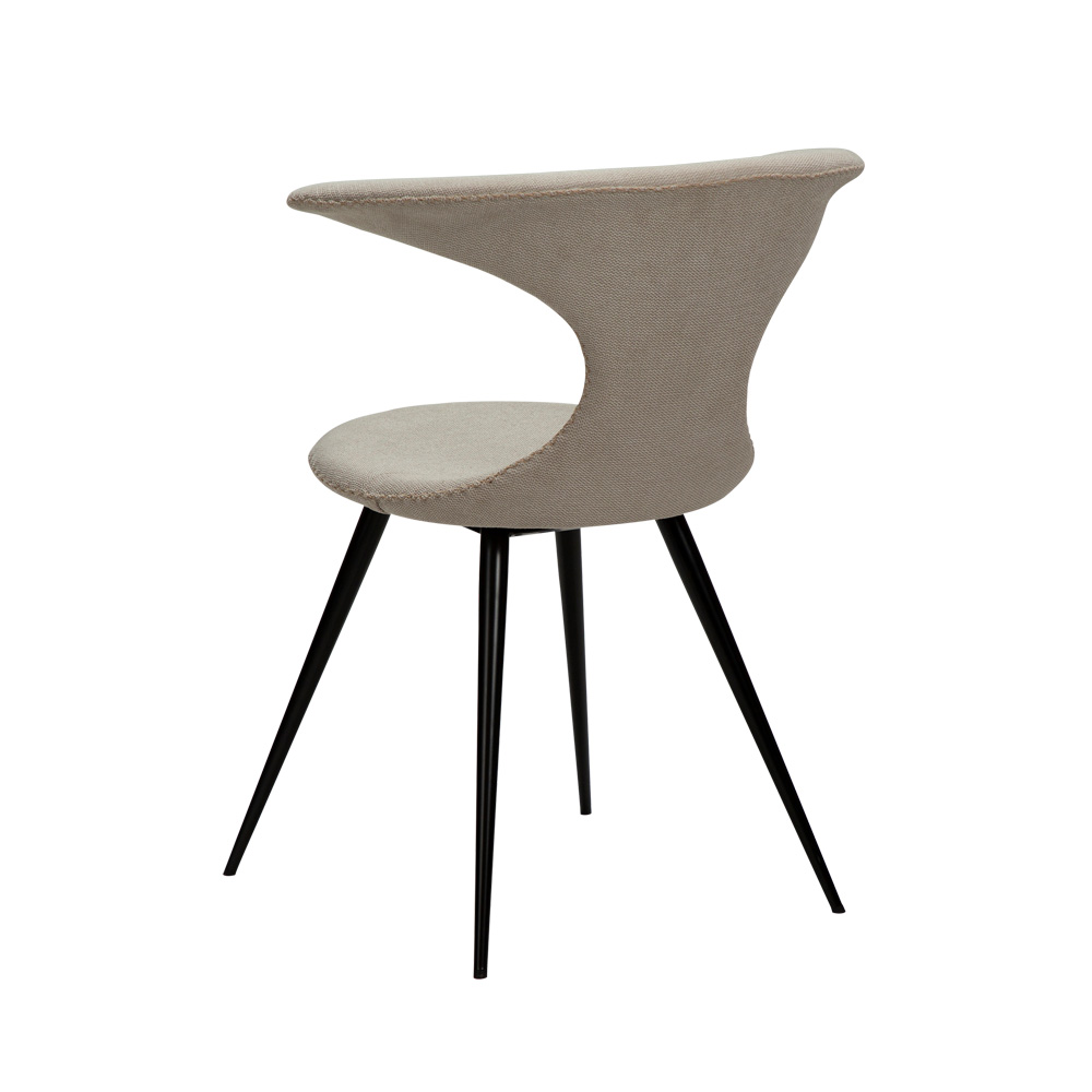 Danform_FLAIR_CHAIR_ravintolatuoli_kahvilatuoli_desert_sand_fabric_kangas_mustilla_metallijaloilla_05 - Edella Dan-Form Flair Chair tuoli kangas