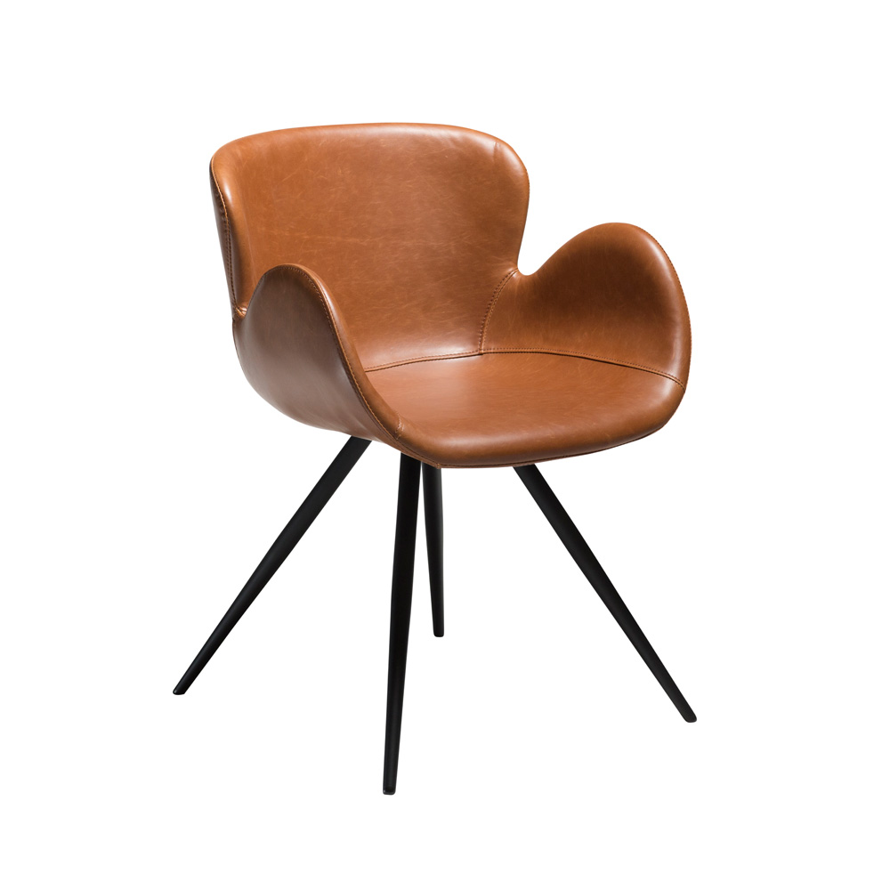 Danform GAIA tuoli vintage light brown keinonahka - Edella Danform Gaia tuoli vintage light brown käsinojallinen keinonahkatuoli mustilla jaloilla