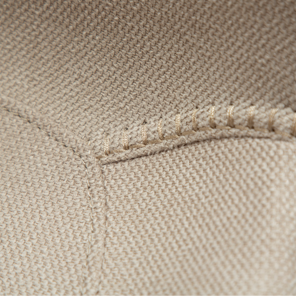Danform_HYPE_CHAIR_ravintolatuoli_kahvilatuoli_desert_sand_fabric_kangas_mustilla_metallijaloilla_06 - Edella Dan-Form Hype Chair tuoli kangas