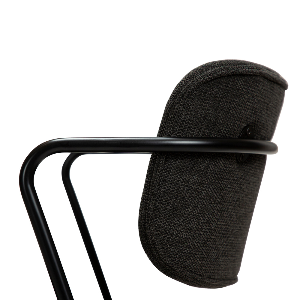 Danform_Zed_chair_ravintolatuoli_kahvilatuoli_kangas_Crow_black_käsinojallinen_putkijaloilla_07 - Edella Dan-Form Zed Chair tuoli kangas