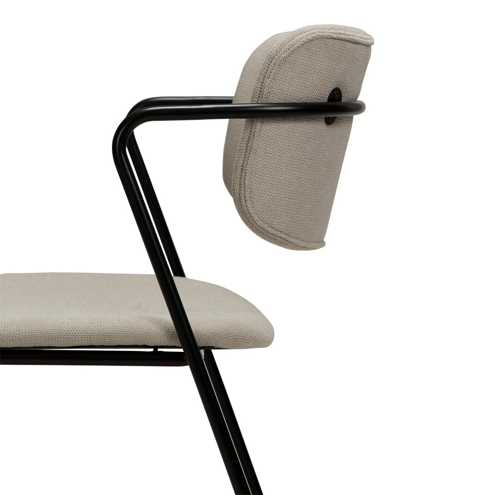 Danform_Zed_chair_ravintolatuoli_kahvilatuoli_kangas_Desert_sand_käsinojallinen_putkijaloilla_06 - Edella Dan-Form Zed Chair tuoli kangas