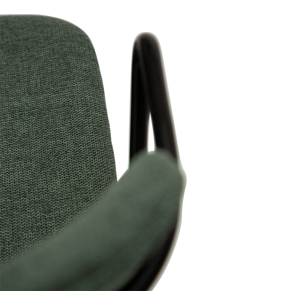 Danform_Zed_chair_ravintolatuoli_kahvilatuoli_kangas_Sage_green_käsinojallinen_putkijaloilla_06 - Edella Dan-Form Zed Chair tuoli kangas