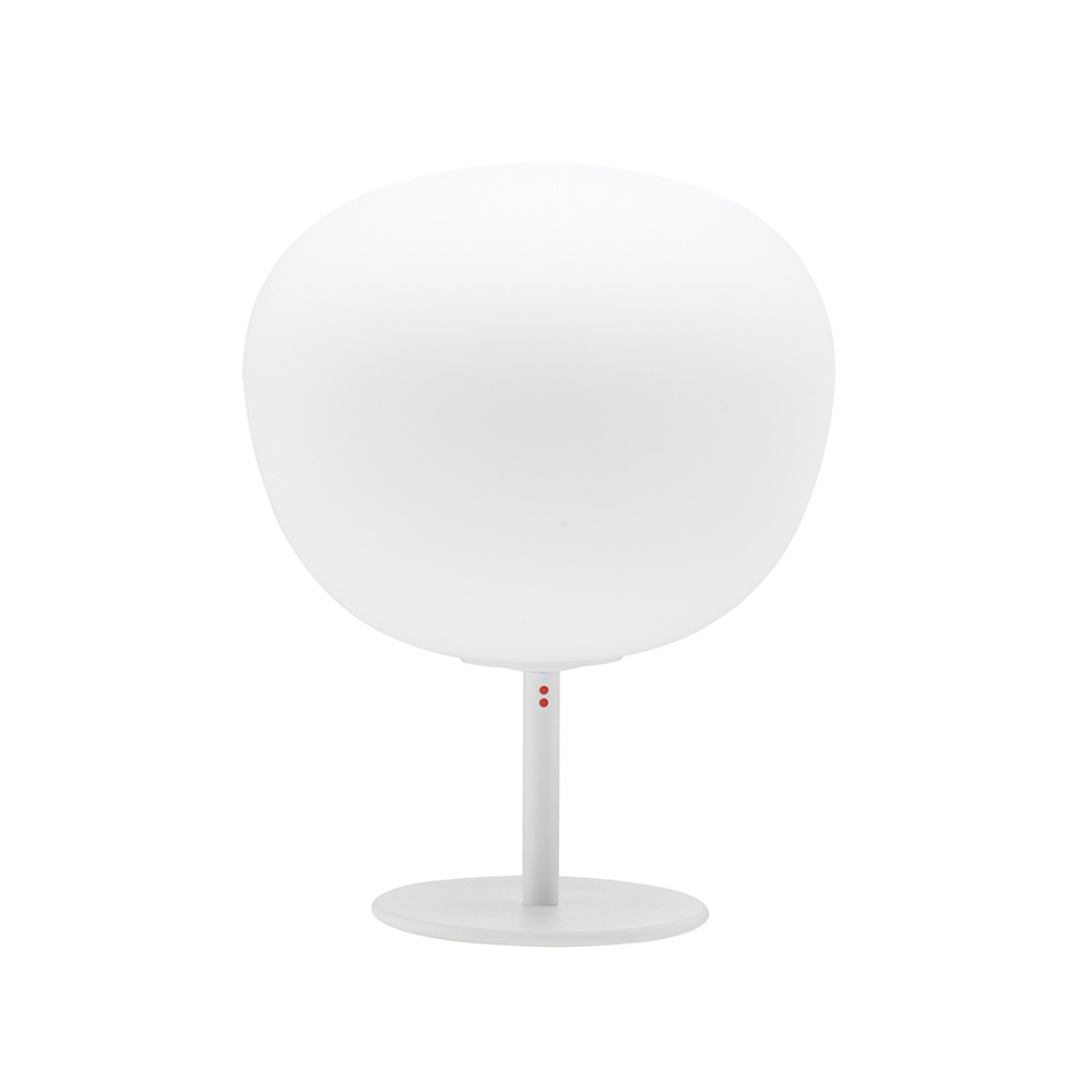 Fabbian_Lumi_Mochi_Table_Lamp_pöytävalaisin_pöytälamppu_lasikuvulla_lasivarjostin_01 - Edella Fabbian Lumi Mochi Table Lamp pöytävalaisin jalalla