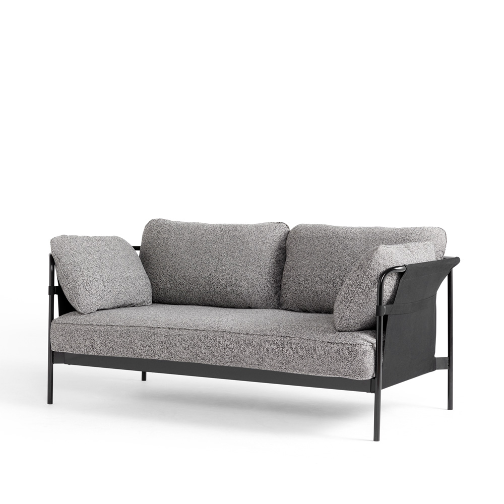 Hay_CAN_2-SEATER_kahden_istuttava_beige_tummanharmaa-musta_kangas_mustat_putkijalat_01 - Edella Hay Can 2-seater sohva