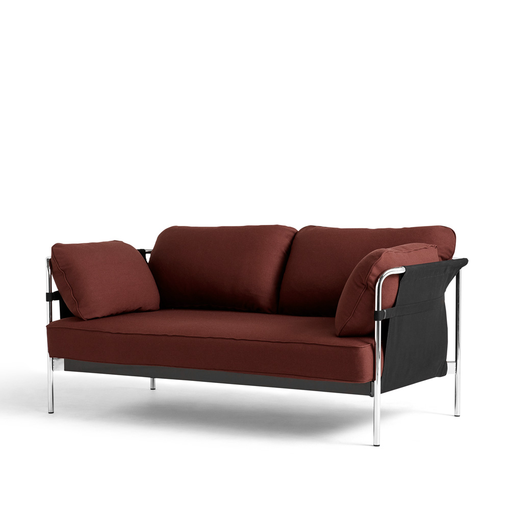 Hay_CAN_2-SEATER_kahden_istuttava_sohva_tummanpunainen-musta _kangas_kromatut_putkijalat_01 - Edella Hay Can 2-seater sohva