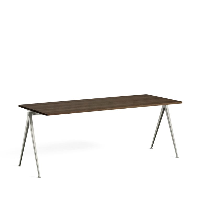 Hay Pyramid Table 01 pöytä