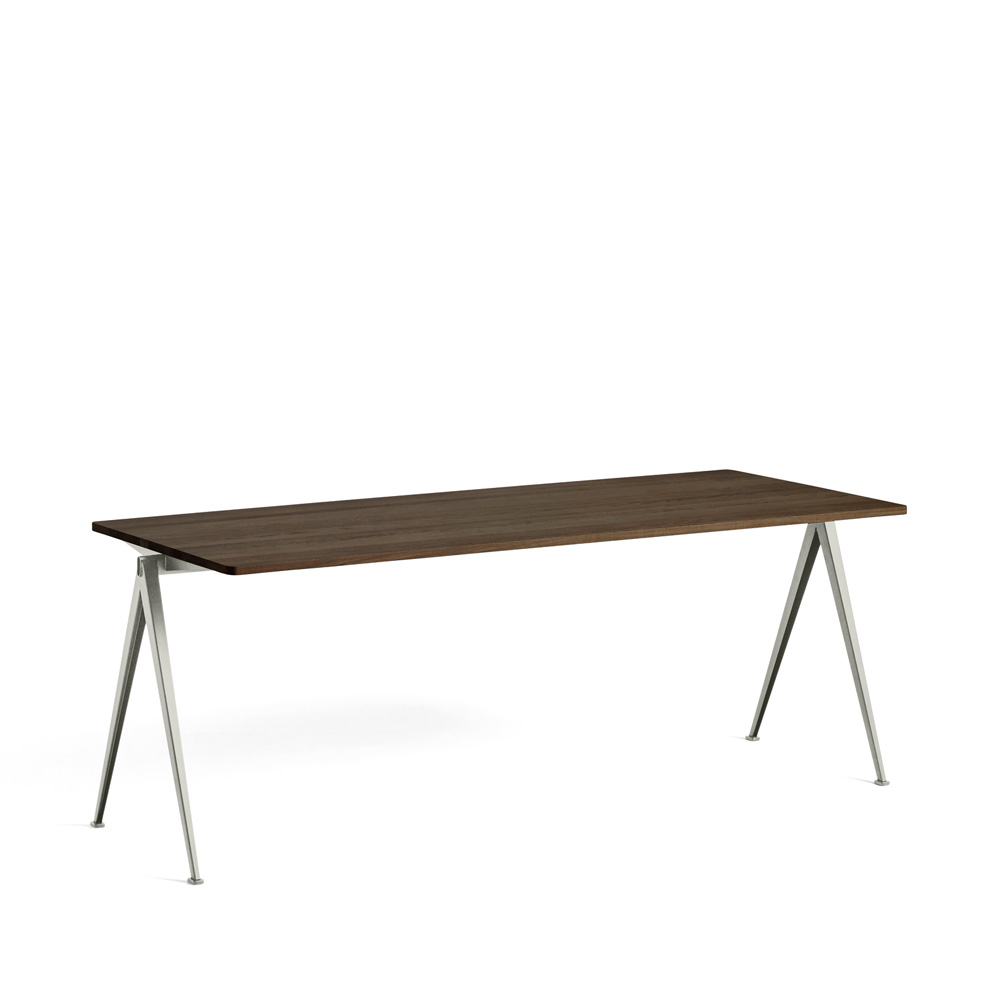 Hay Pyramid Table 01 pöytä