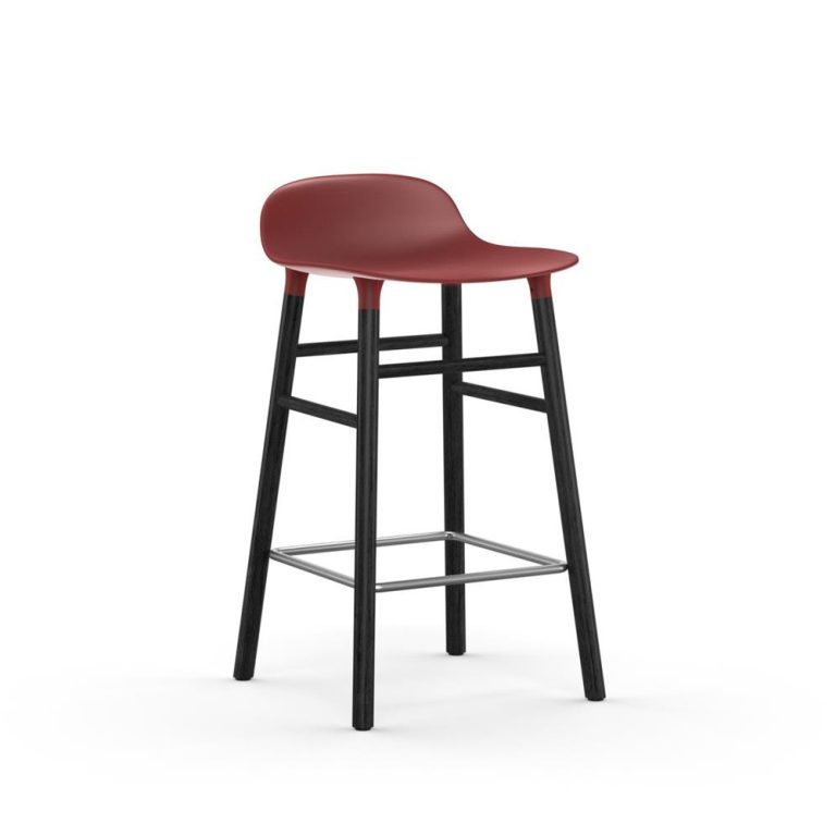 Normann Copenhagen Form matala baarituoli (musta)