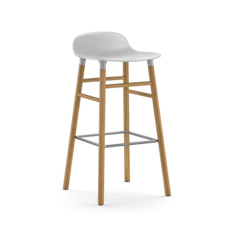 Normann Copenhagen Form korkea baarituoli (tammi)
