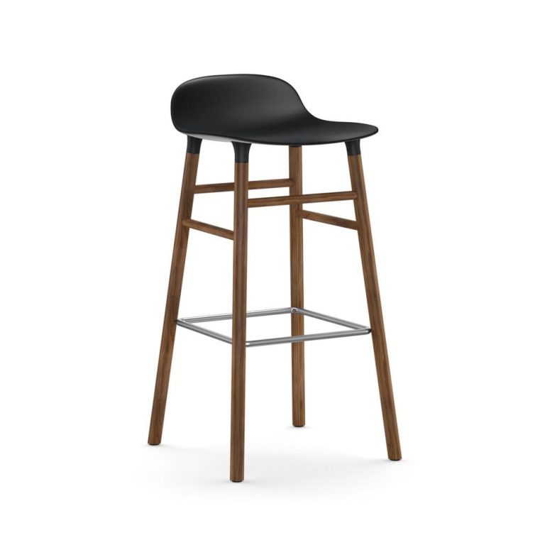 Normann Copenhagen Form korkea baarituoli (pähkinä)