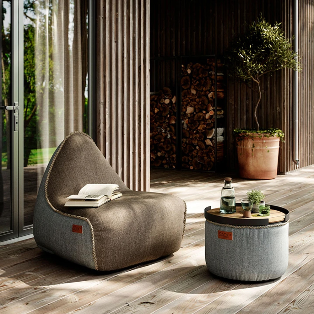 Sackit_Cobana_Lounge_Chair_Brown_White_säkkituoli_säkkinojatuoli_sisäkäyttöön_ulkokäyttöön_02 - Edella SACKit Cobana Lounge säkkituoli