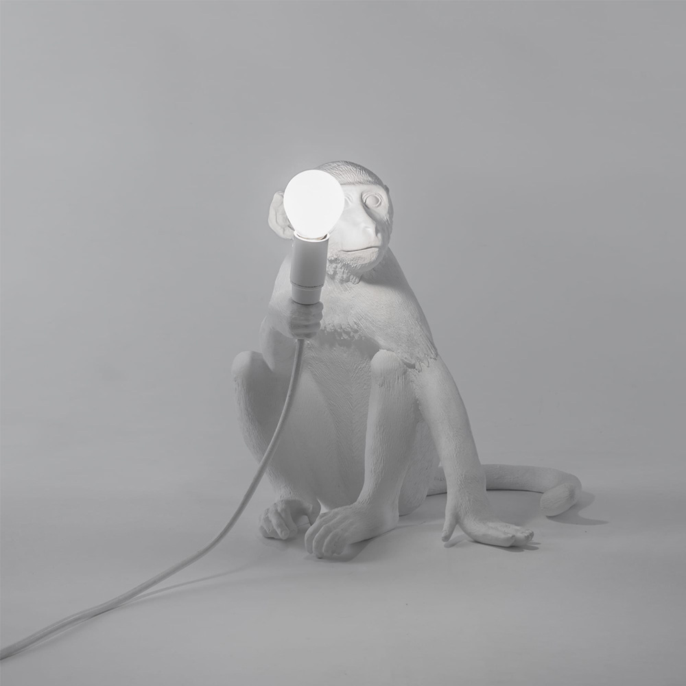 Seletti The Monkey Lamp Sitting Version pöytävalaisin / lattiavalaisin