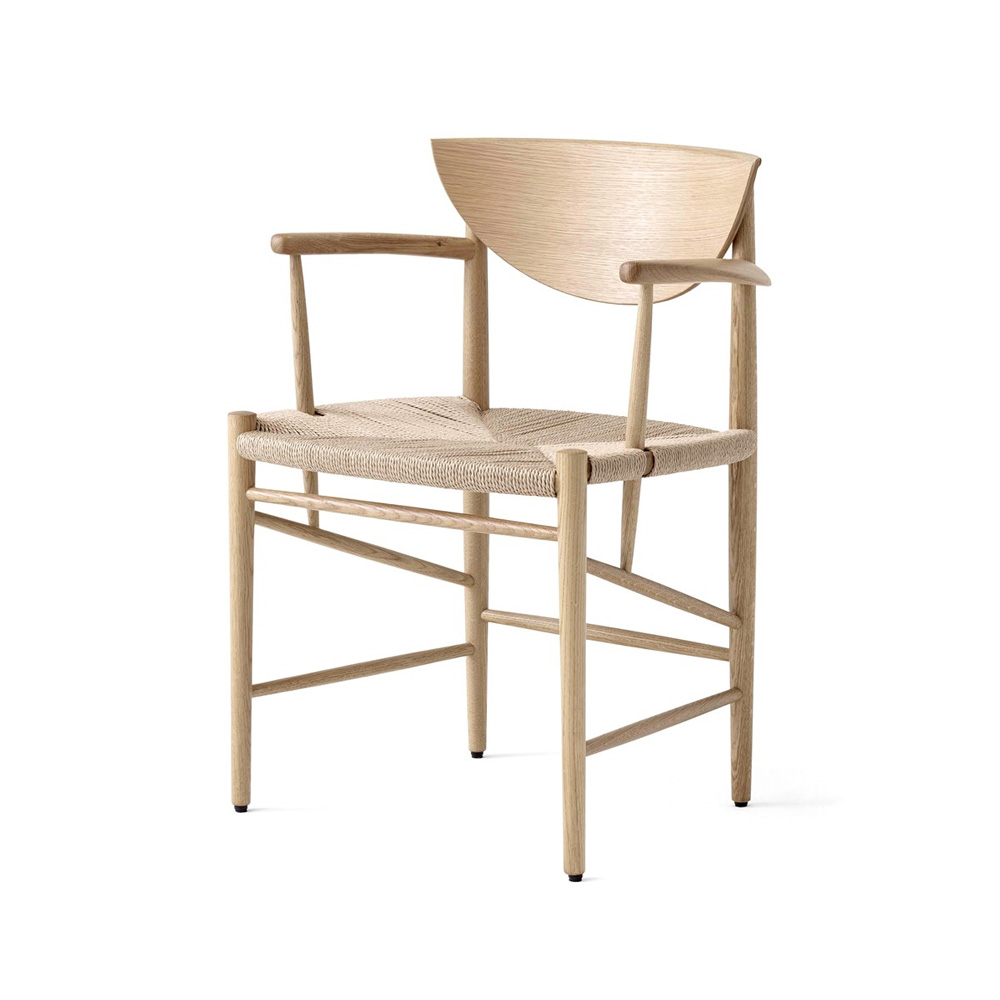 &Tradition_DRAWN_CHAIR_WITH_ARMREST_HM4_ravintolatuoli_kahvilatuoli_ruokapöydäntuoli_tammituoli_puutuoli_paperinaruistuin_käsinojallinen_01 - Edella &Tradition Drawn chair HM4 oak