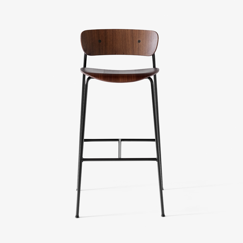 &Tradition_PAVILION_BAR_STOOL_AV9_korkea_baarituoli_teräsjalat_putkijalat_puuistuimella_02 - Edella &Tradition Pavilion Barstoolr AV9 korkea baarituoli Lacquered Walnut