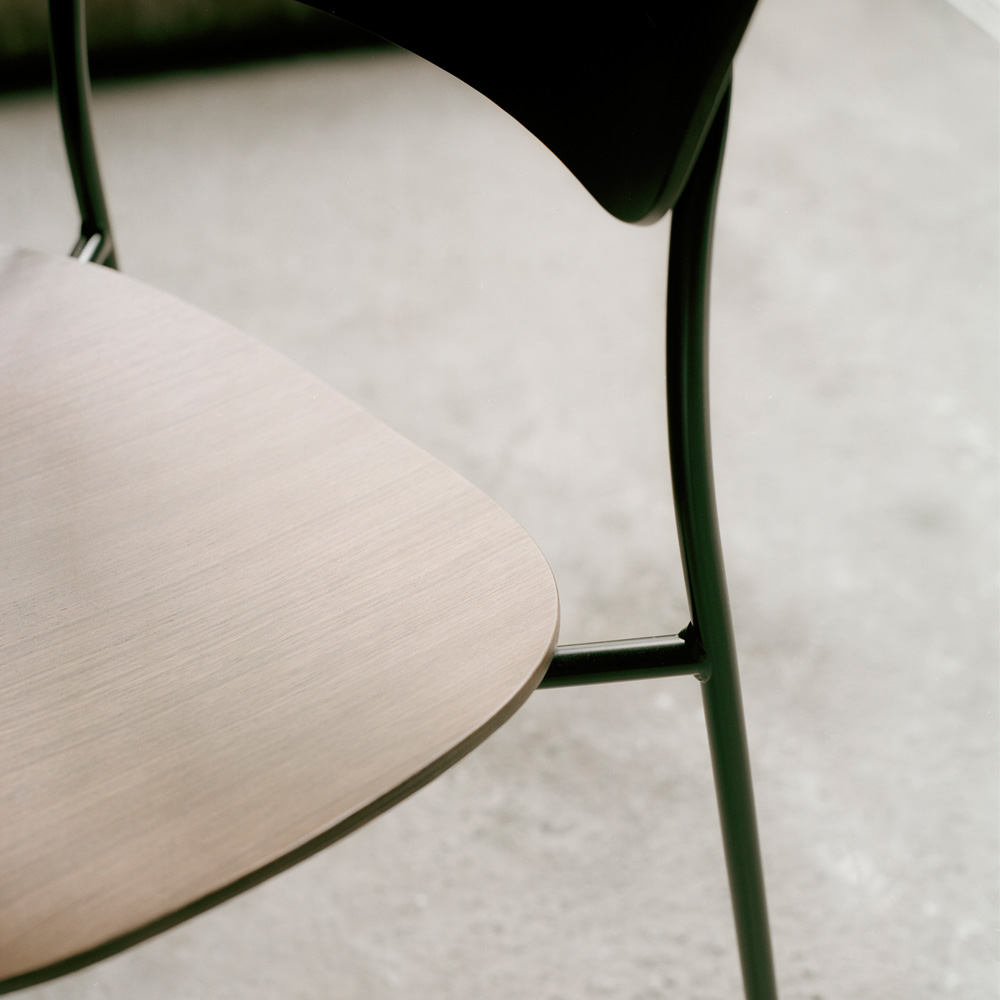 &Tradition_PAVILION_CHAIR_AV1_ravintolatuoli_kahvilatuoli_teräsjalat_putkijalat_puuistuin_11 - Edella &Tradition Pavilion Chair AV1