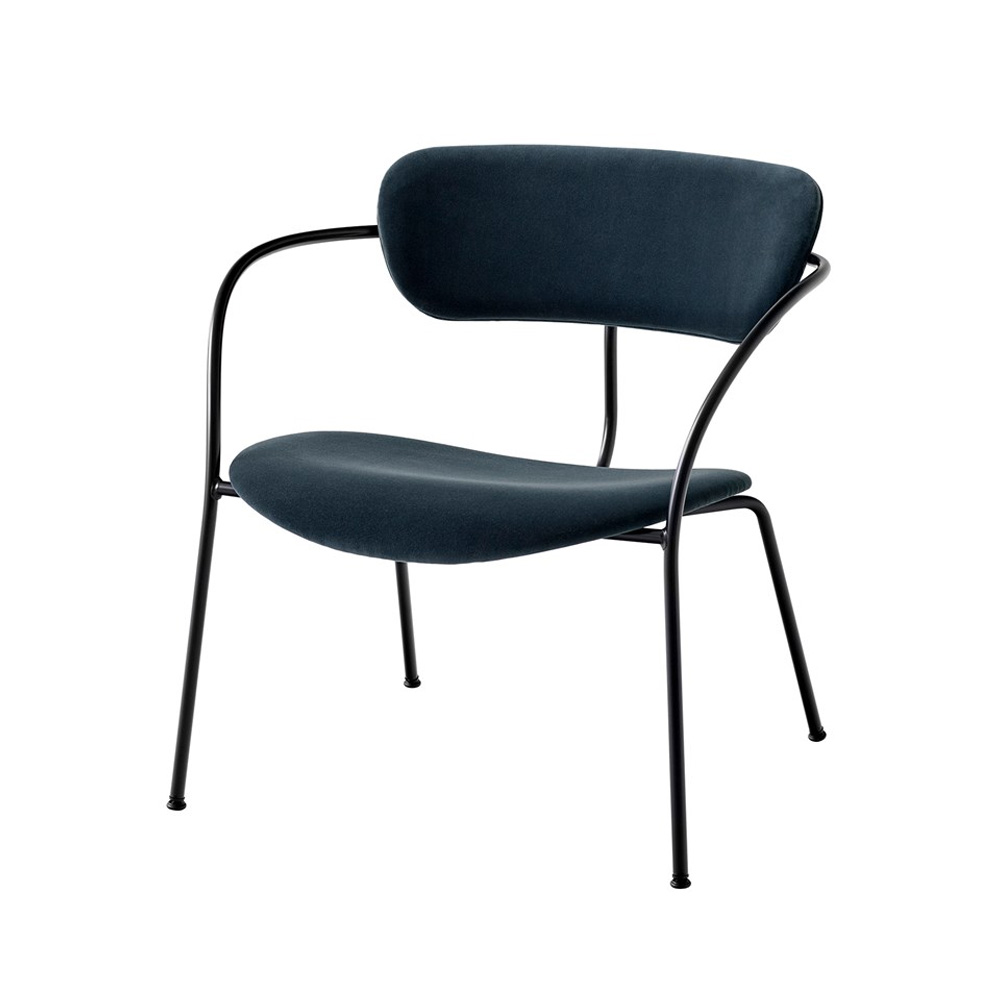&Tradition_PAVILION_LOUNGE_CHAIR_AV11_nojatuoli_loungetuoli_ravintolatuoli_kahvilatuoli_teräsjalat_putkijalat_kokoverhoiltu_01 - Edella &Tradition Pavilion Lounge Chair AV11