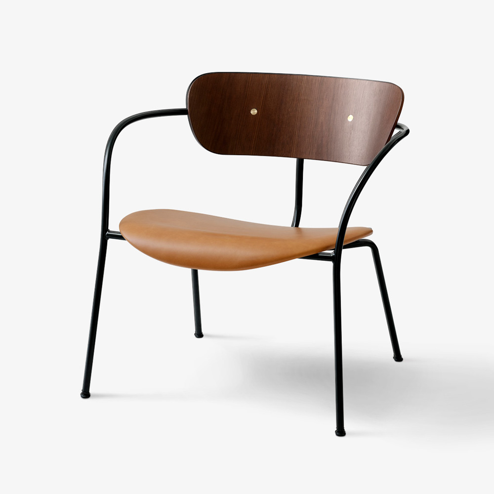 &Tradition_PAVILION_LOUNGE_CHAIR_AV6_nojatuoli_loungetuoli_ravintolatuoli_kahvilatuoli_teräsjalat_putkijalat_istuinpehmusteella_04 - Edella &Tradition Pavilion Lounge Chair AV6 Lacquered Walnut