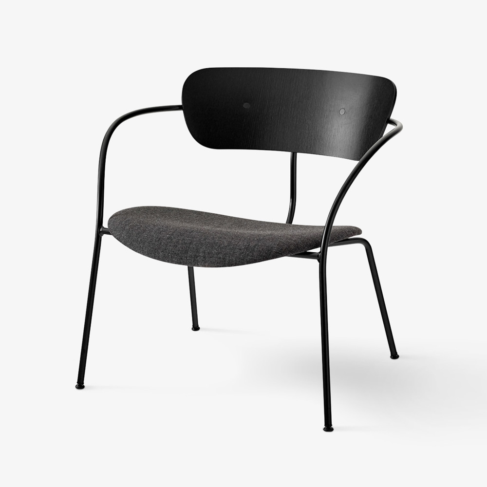 &Tradition_PAVILION_LOUNGE_CHAIR_AV6_nojatuoli_loungetuoli_ravintolatuoli_kahvilatuoli_teräsjalat_putkijalat_istuinpehmusteella_10 - Edella &Tradition Pavilion Lounge Chair AV6 Black Lacquered Oak