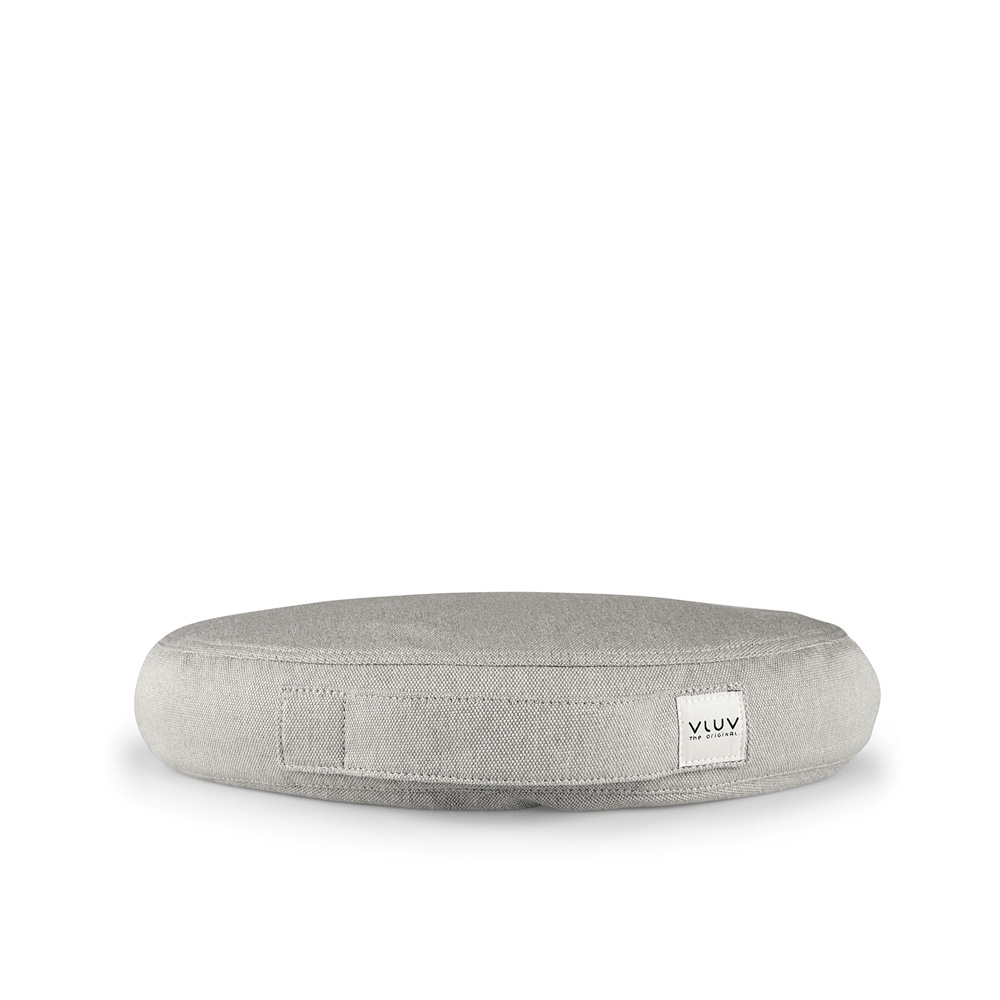 Vluv_PIL&PED_Leiv_Silver_verhoiltu_kangaspäällysteinen_istumatyyny_tasapainotyyny_tuolille_ilmatäytteinen_pumpattava_02 - Edella Vluv PIL&PED Leiv tasapainotyyny Silver