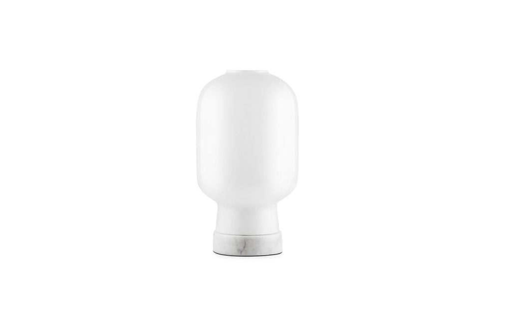 normann_copenhagen_amp_table_lamp_white_01 - Edella Normann Copenhagen Amp pöytävalaisin