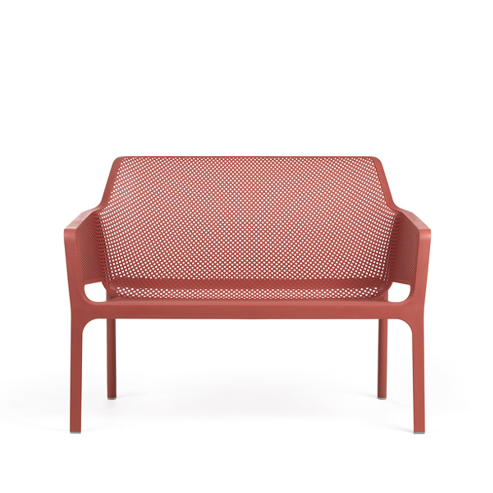 Nardi_Net_Bench_Corallo_punainen_sohva_terassisohva_ulkosohva_muovisohva_muovipenkki_ulkopenkki_01 - Edella Nardi Net Bench terassisohva