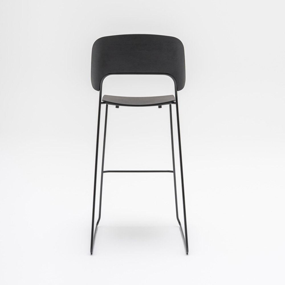 MDD_Afi_High_Stool_korkea_tuoli_baarituoli_ravintolatuoli_kelkkajalkainen_tammi_19 - Edella MDD Afi High Stool baarituoli