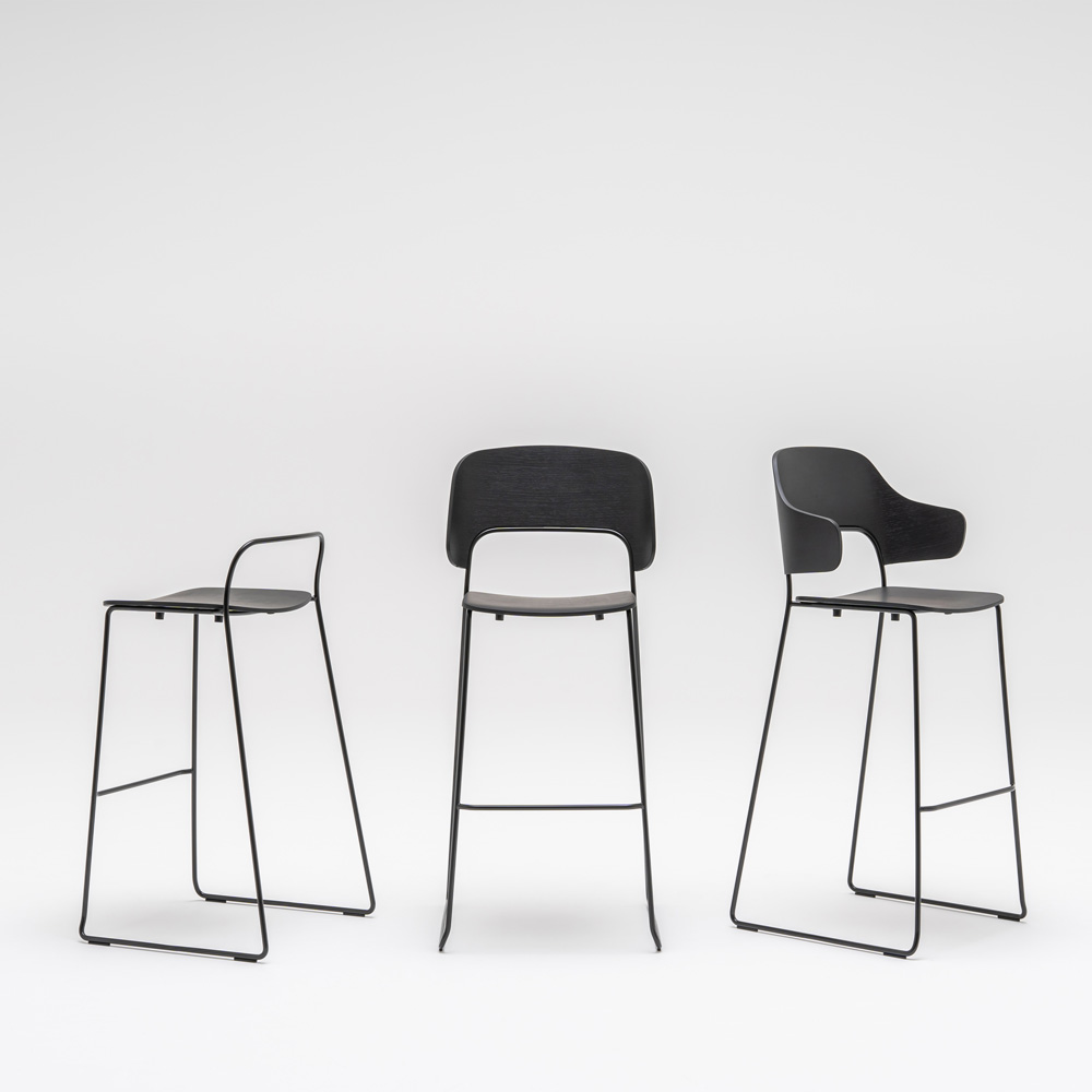 MDD_Afi_High_Stool_korkea_tuoli_baarituoli_ravintolatuoli_kelkkajalkainen_tammi_putki_109 - Edella MDD Afi High Stool baarituoli