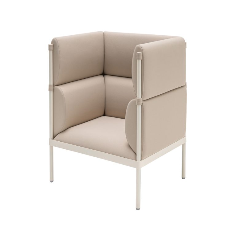 MDD Stilt Armchair High Backed nojatuoli