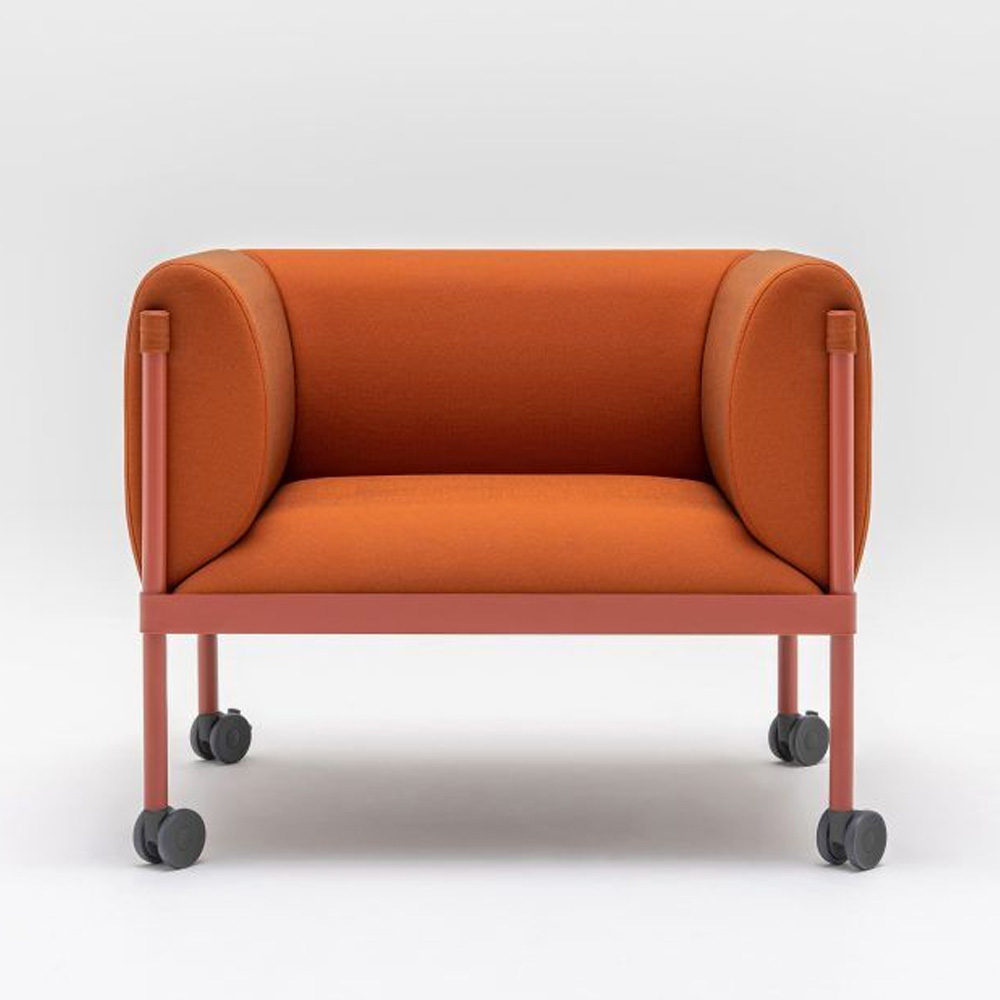 MDD_Stilt_Armchair_Low_Backed_matalaselkänojainen_nojatuoli_loungetuoli_pyörillä_liikuteltava_01 - Edella MDD Stilt Armchair Low Backed nojatuoli
