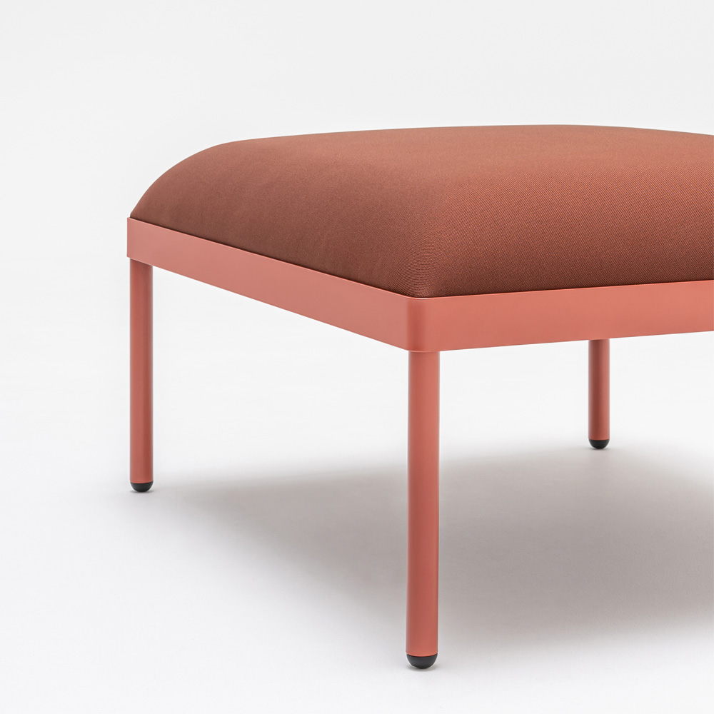 MDD Stilt Pouf rahi