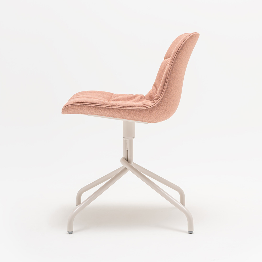 MDD_Baltic2_Soft_Duo_Chair_ravintolatuoli_asiakastuoli_pyörivä_ristikko_04 - Edella MDD Baltic 2 Soft Duo chair tuoli ristikkojalalla