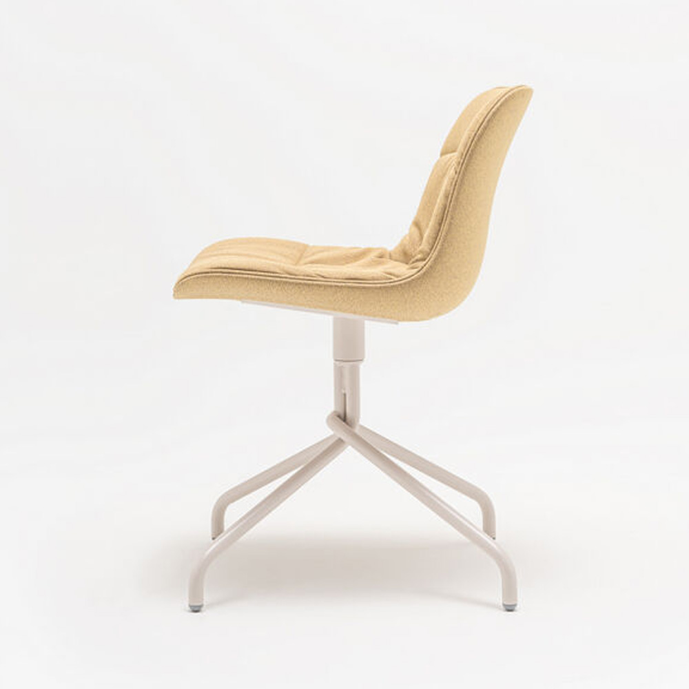 MDD_Baltic2_Soft_Duo_Chair_ravintolatuoli_asiakastuoli_pyörivä_ristikko_07 - Edella MDD Baltic 2 Soft Duo chair tuoli ristikkojalalla