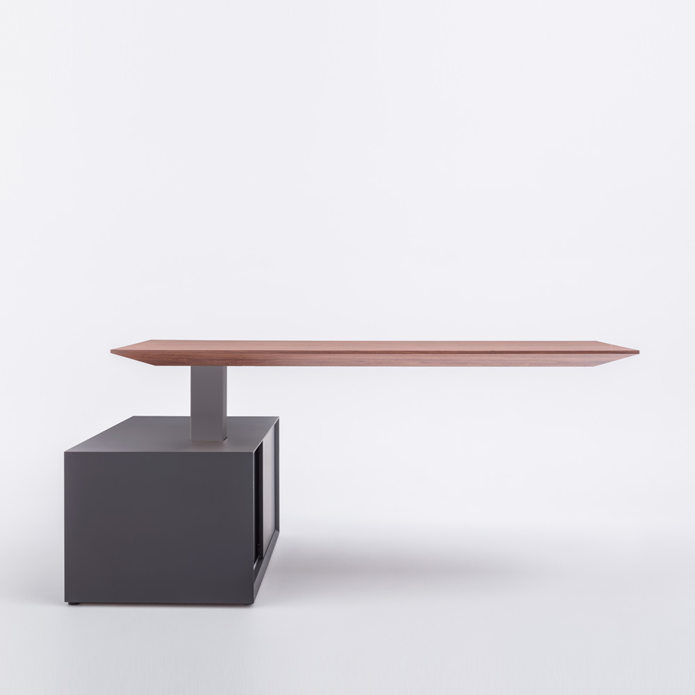 MDD Gravity Executive Desk työpöytä sähkösäädettävä