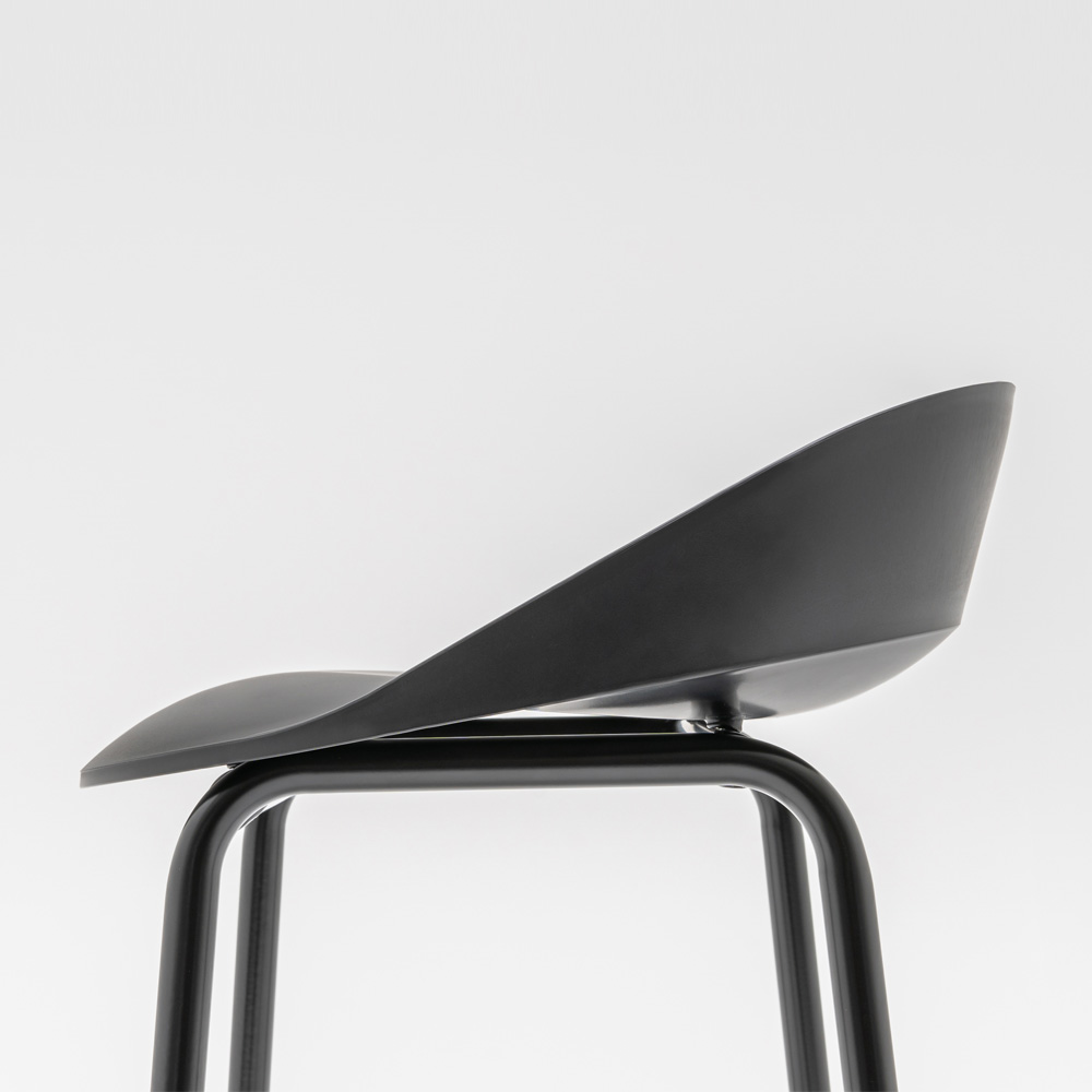 MDD_Team_Stool_High_Plastic_korkea_baarituoli_muovi-istuin_putkijaloilla_15 - Edella MDD Team High Stool baarituoli