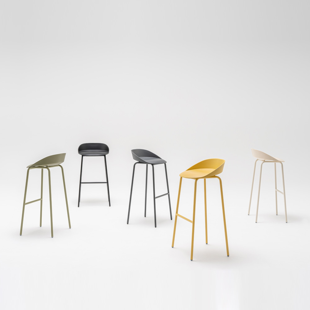MDD_Team_Stool_High_Plastic_korkea_baarituoli_muovi-istuin_putkijaloilla_16 - Edella MDD Team High Stool baarituoli