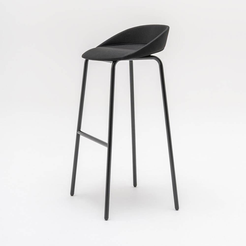 MDD_Team_Stool_High_Upholstered_korkea_baarituoli_verhoiltu_putkijaloilla_06 - Edella MDD Team High Stool baarituoli verhoiltu
