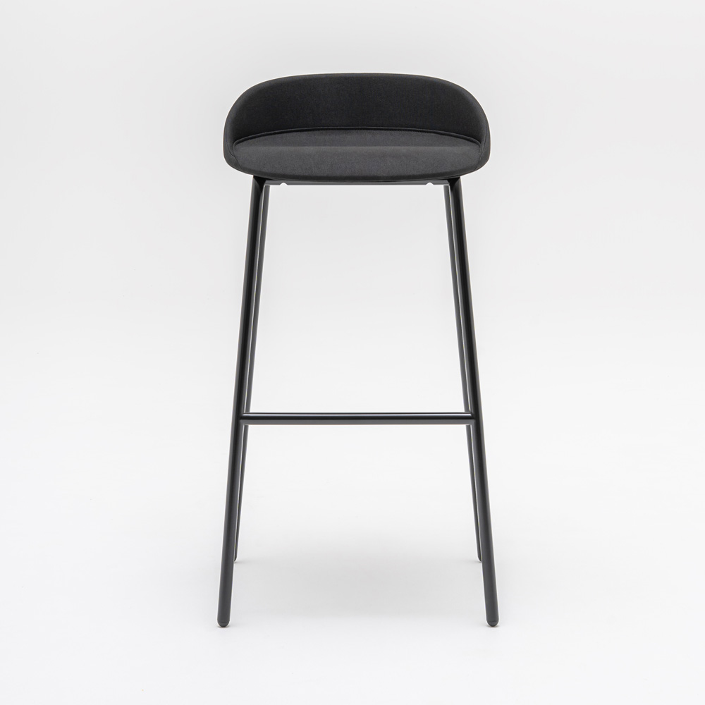 MDD_Team_Stool_High_Upholstered_korkea_baarituoli_verhoiltu_putkijaloilla_07 - Edella MDD Team High Stool baarituoli verhoiltu