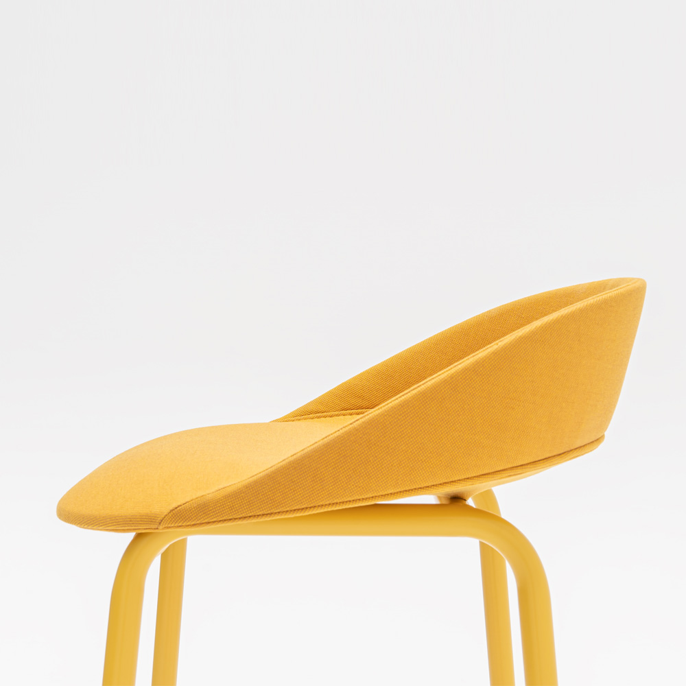 MDD_Team_Stool_High_Upholstered_korkea_baarituoli_verhoiltu_putkijaloilla_12 - Edella MDD Team High Stool baarituoli verhoiltu
