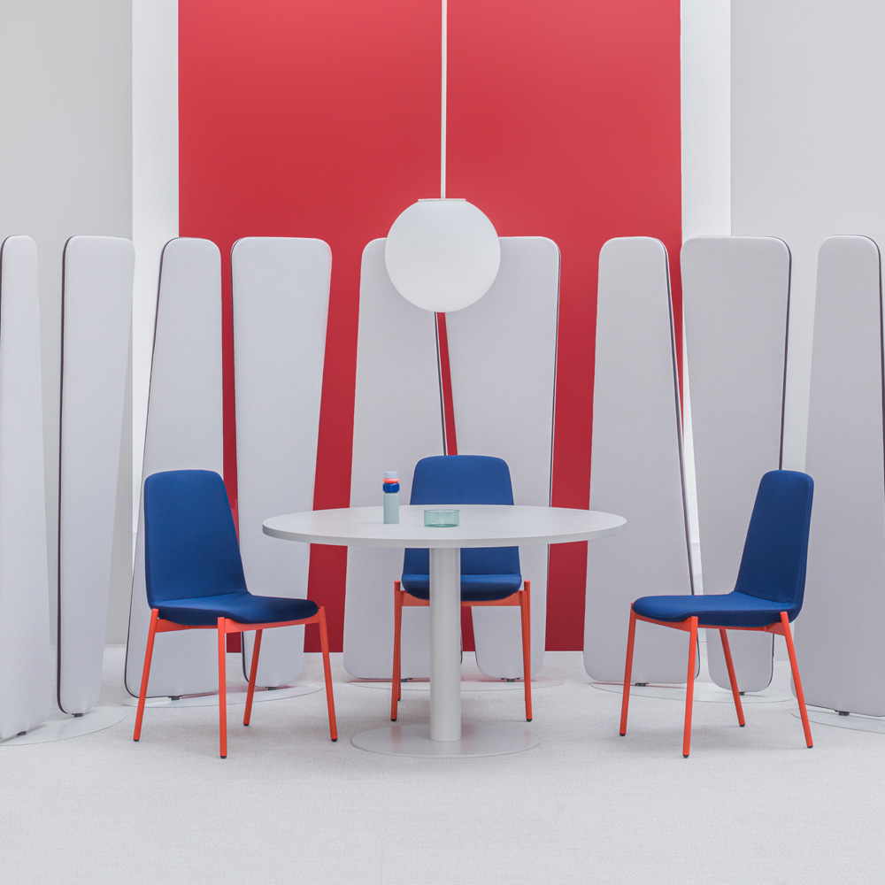 MDD_Ulti_verhoiltu_ravintolatuoli_neuvottelutuoli_asiakastuoli_03 - Edella MDD Ulti Chair tuoli putkijaloilla