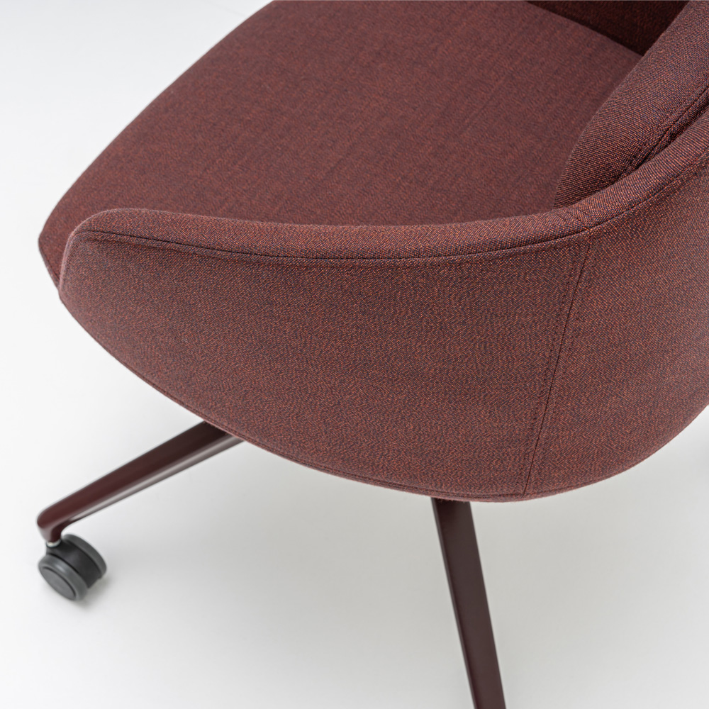 MDD_Ultra_verhoiltu_neuvottelutuoli_asiakastuoli_ristikkojalka_pyörillä_03 - Edella MDD Ultra Chair tuoli ristikkojalka pyörillä