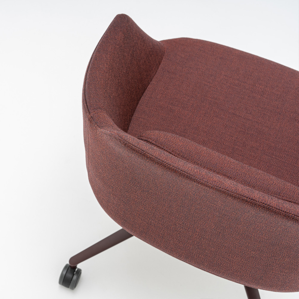 MDD_Ultra_verhoiltu_neuvottelutuoli_asiakastuoli_ristikkojalka_pyörillä_04 - Edella MDD Ultra Chair tuoli ristikkojalka pyörillä